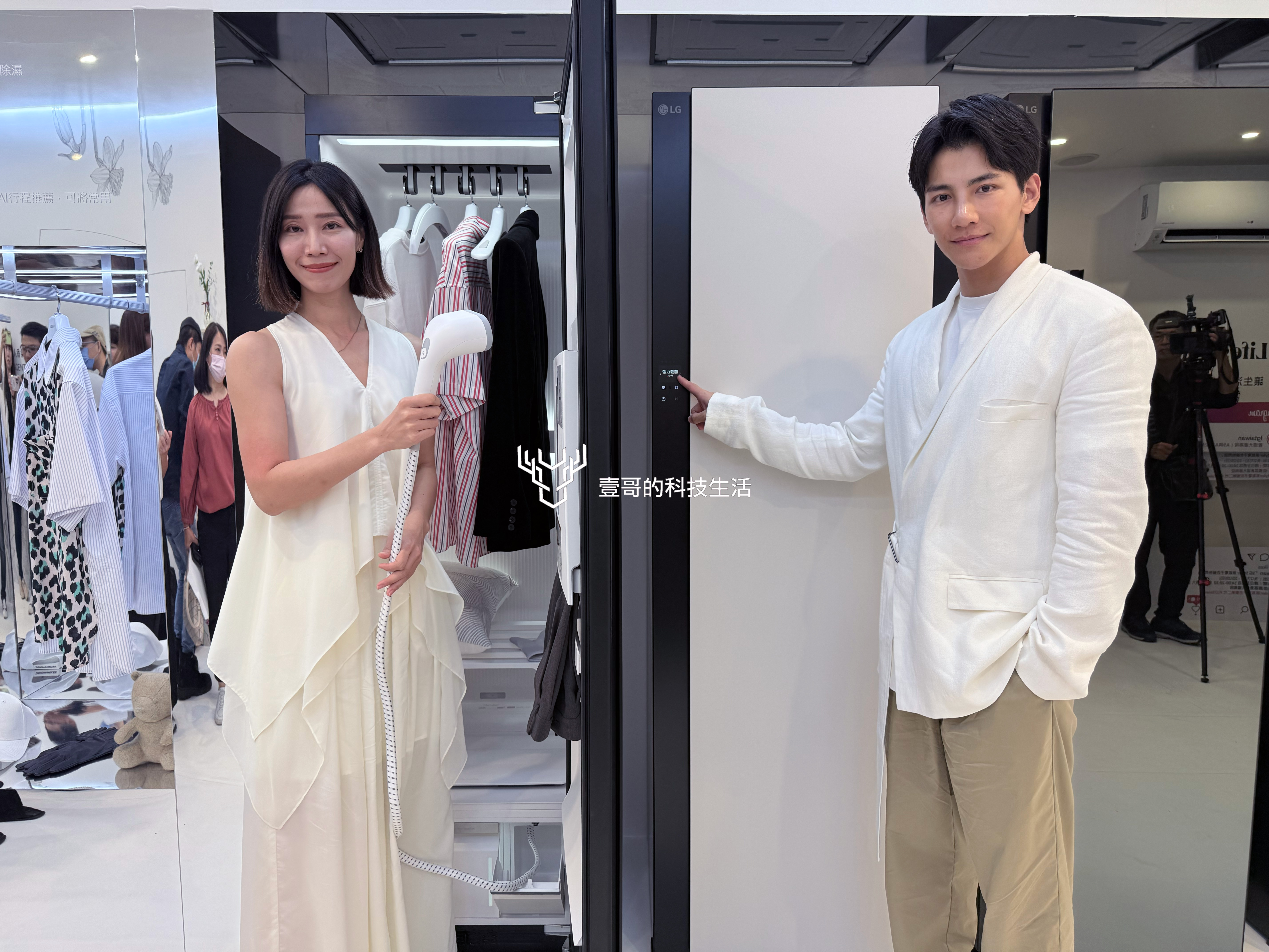 LG Styler 二代蒸氣電子衣櫥搭載 AI 排程、內建掛燙機即日起快閃台北時裝周