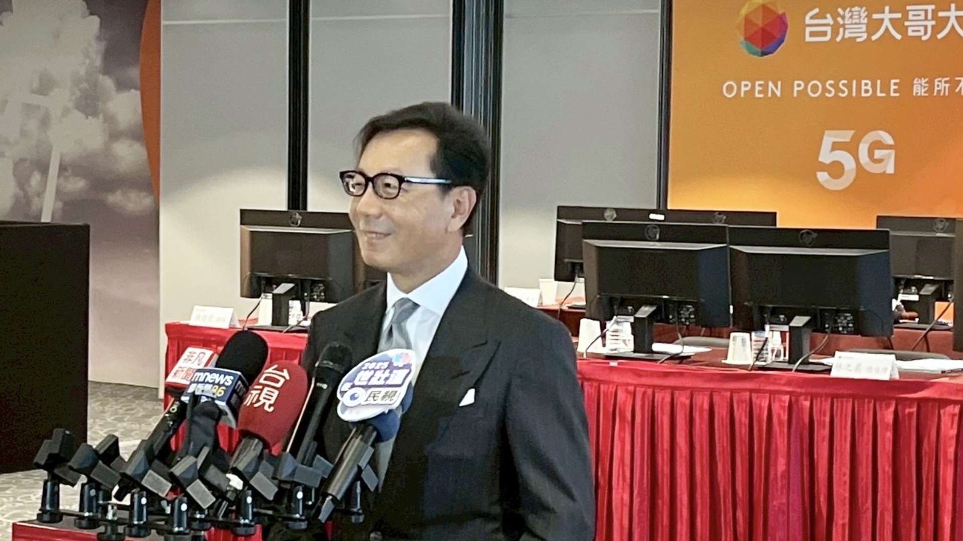 蔡明忠談台灣大與遠傳合併：沒和徐旭東討論過、三家電信業者可能有某種「恐怖平衡」