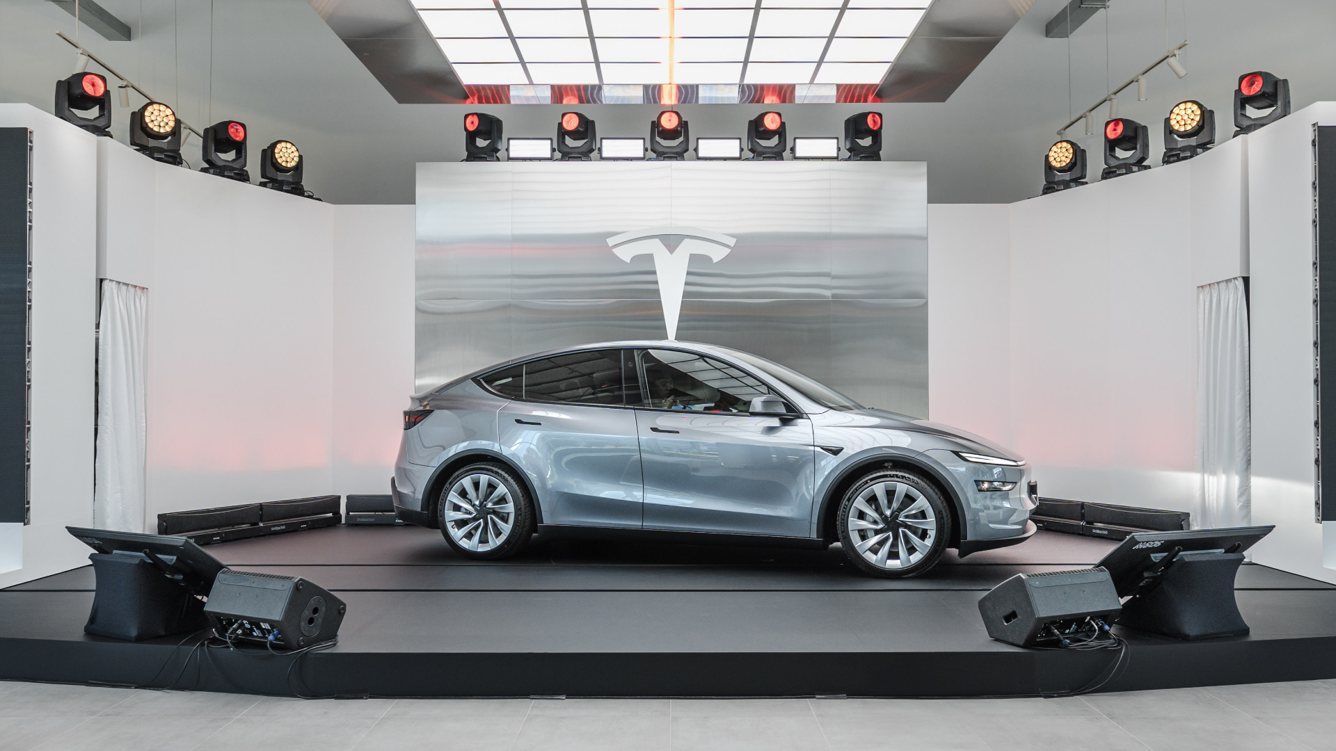 特斯拉全新 Model Y  6/20 起交付！首批 1,200 輛 6 月底前上路、V4 超充站下半年登場
