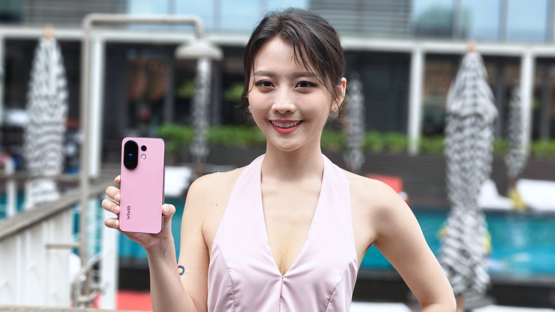 旗艦規格塞進 6.31 吋小機身！vivo X200 FE 精巧旗艦舊換新最高折 3,000 元，搭配資費手機 0 元起