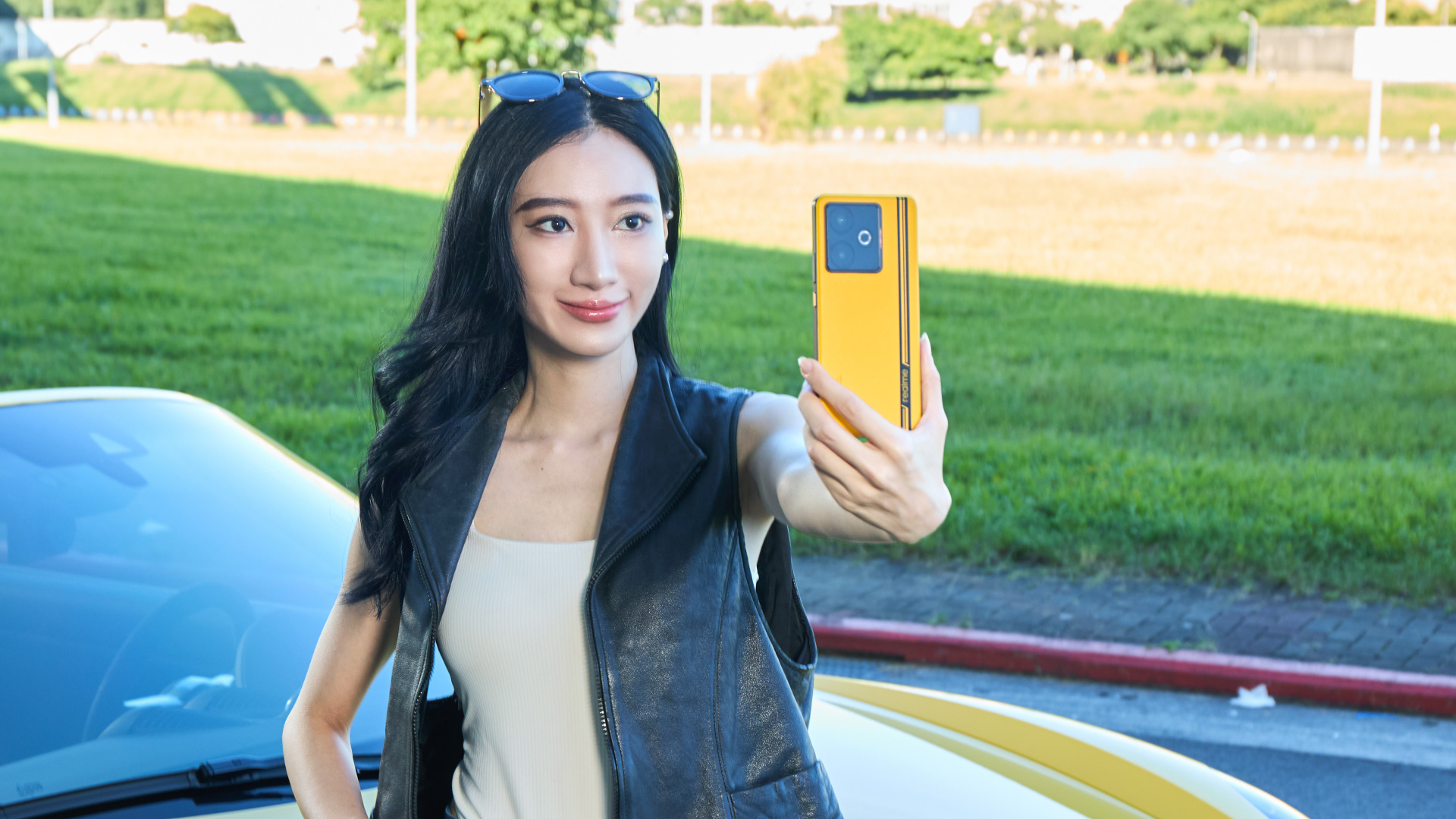 延續 realme GT 7 奧斯頓馬丁 F1 限量版熱潮，realme GT 7T 疾速黃在台上市，售價 19,990 元起