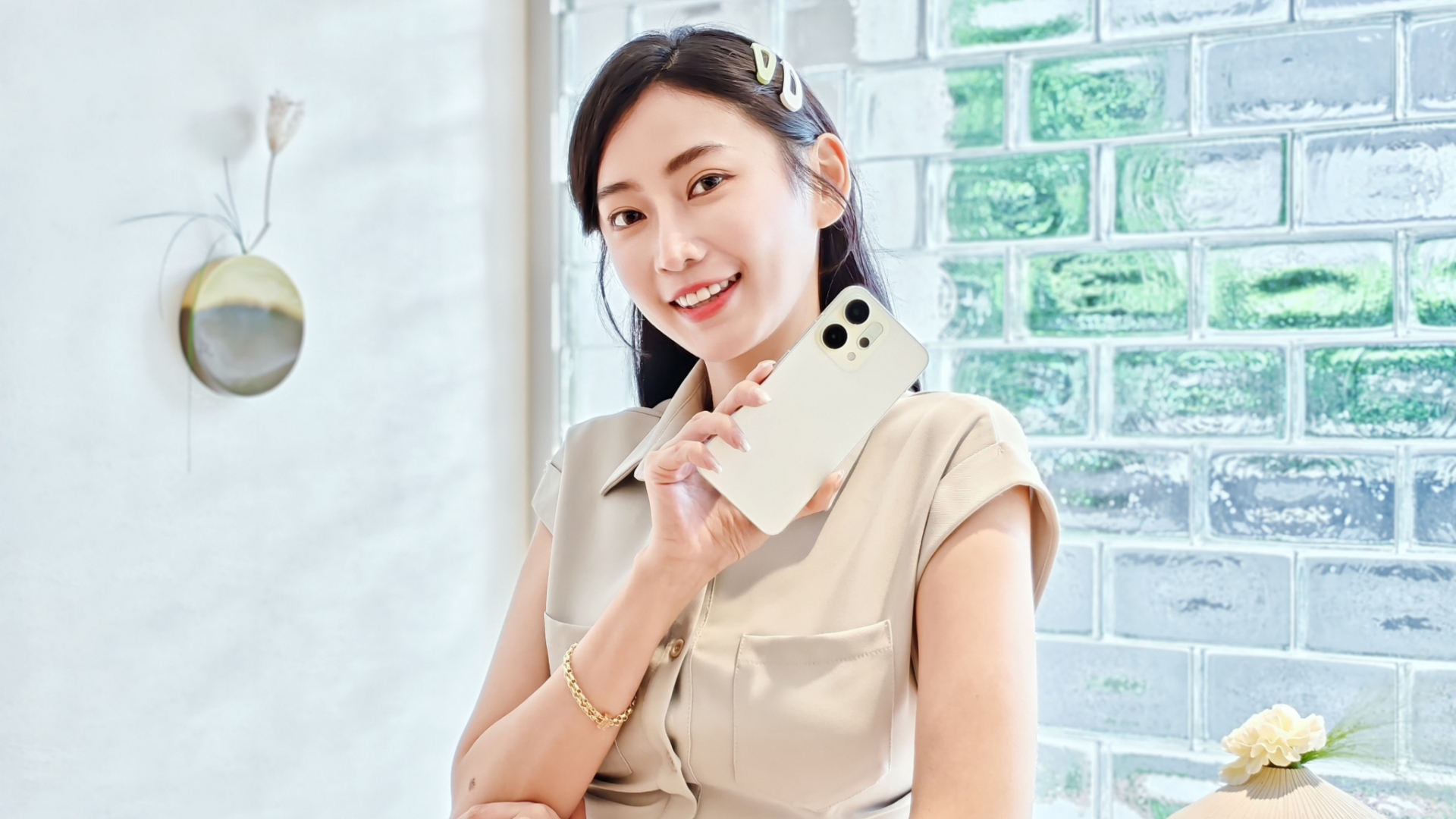 OPPO Reno14 薄荷綠新色清新登場！攜手 Blivin Bakery 推出「沁夏質感輕食組」限時品嚐