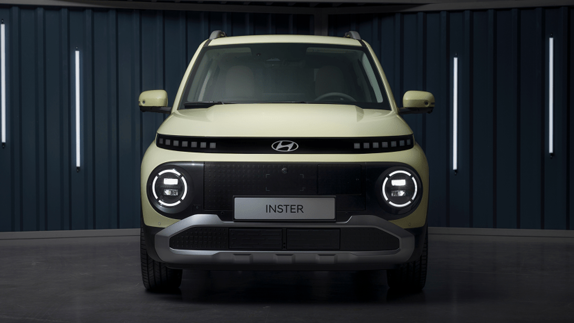 百萬有找就能開電車!HYUNDAI Inster 最迷你純電跨界小車將於 11/6 登場 百萬有找就能開電車!HYUNDAI Inster 最迷你純電跨界小車將於 11/6 登場