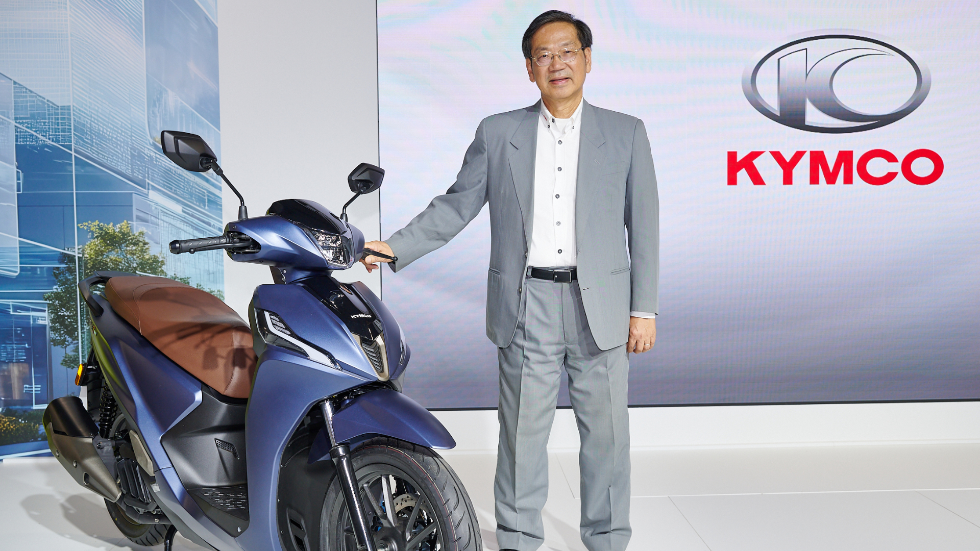KYMCO 光陽以 TRI-POWER 三向動力科技開啟油電混動新時代！全新戰略車款 People R Hybrid 125、Agility NX 125、X-TERA 350 米蘭車展亮相